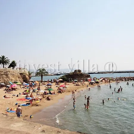 Mandelieu-la-napoule Sleeps 4 Pool *