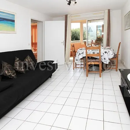Mandelieu-la-napoule Sleeps 4 Pool